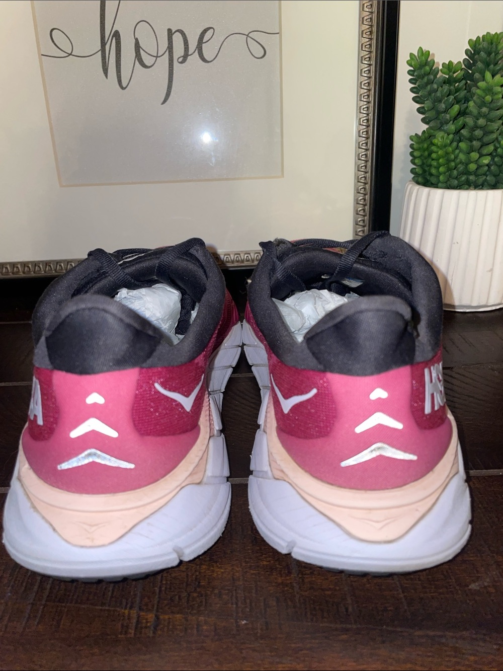 Hoka Arahi 6 Pink Athletic Running Shoes Sneakers Size 8B Festival Fuchsia - Picture 4 of 16